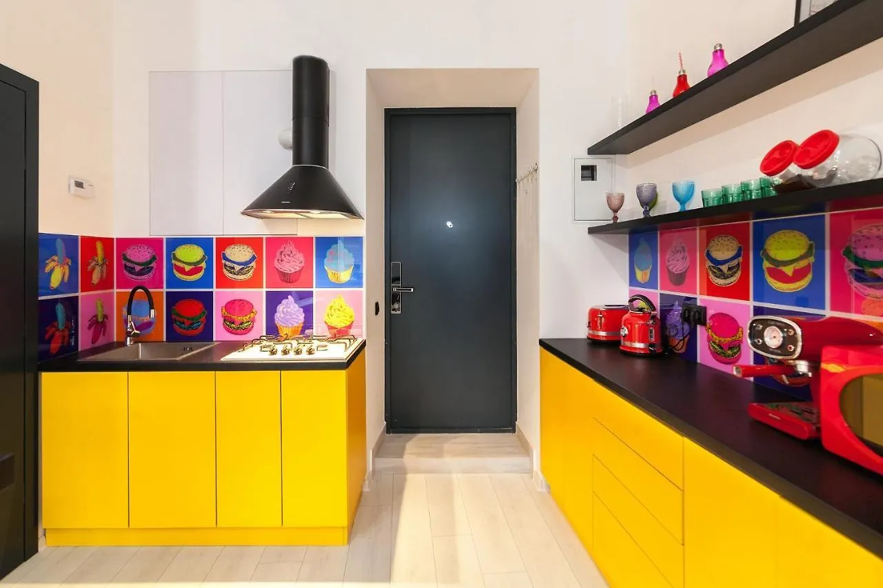 Pop Art Flat Near Opera-Self Check-In & Netflix Apartment Lviv Ukraine