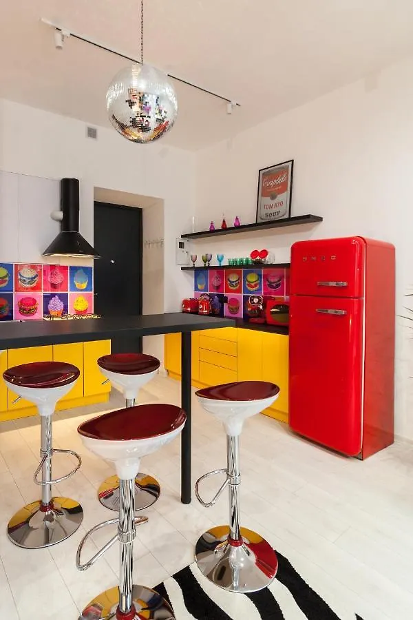 Pop Art Flat Near Opera-Self Check-In & Netflix Apartment Lviv