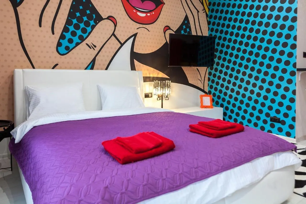 Pop Art Flat Near Opera-Self Check-In & Netflix Daire Lviv