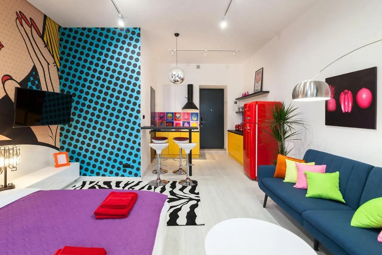 Pop Art Flat Near Opera-Self Check-In & Netflix Daire Lviv