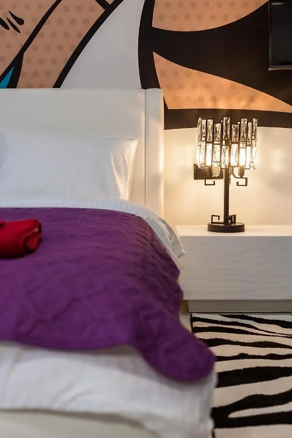 Pop Art Flat Near Opera-Self Check-In & Netflix Daire Lviv Ukrayna